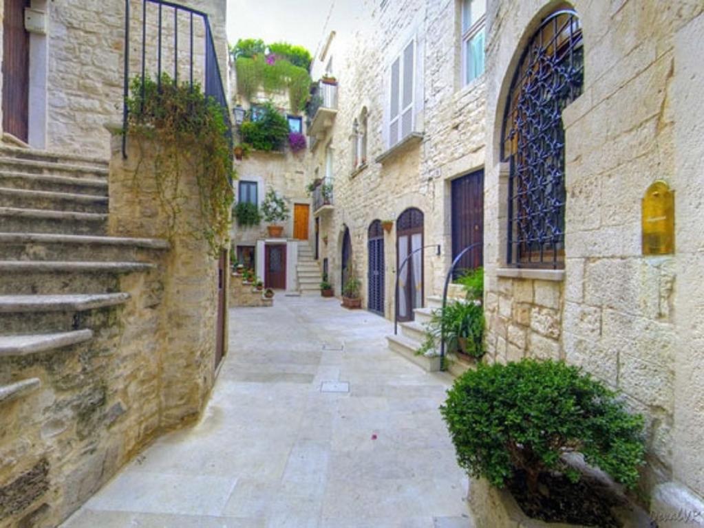 Ferienwohnung Palazzo Morola XIV Century Giovinazzo Exterior foto
