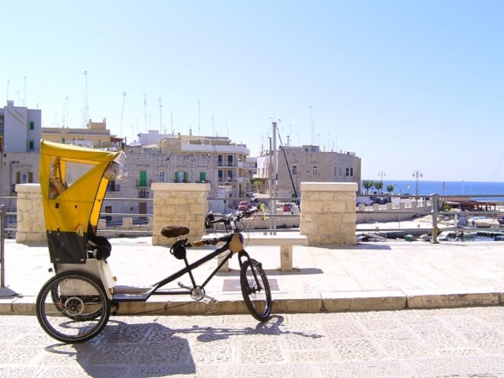 Ferienwohnung Palazzo Morola XIV Century Giovinazzo Exterior foto