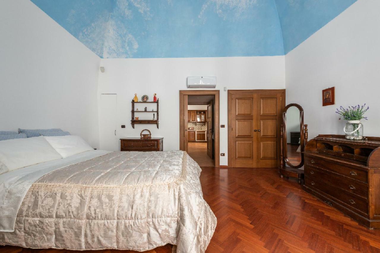 Ferienwohnung Palazzo Morola XIV Century Giovinazzo Exterior foto